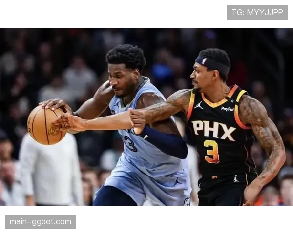 太阳遭遇三连败困境 布克复出难掩整体攻防失衡